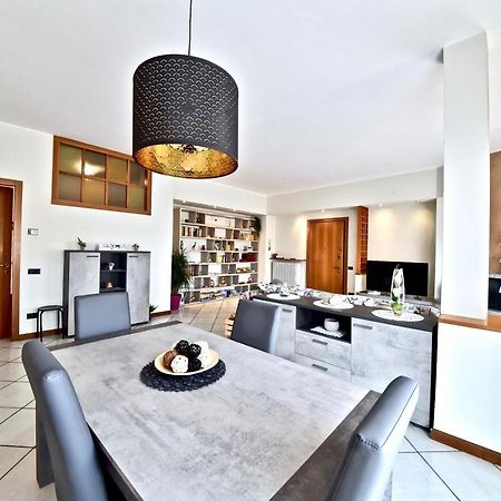 Modern Apartment Halfway Between Milan And Como Cogliate Eksteriør bilde