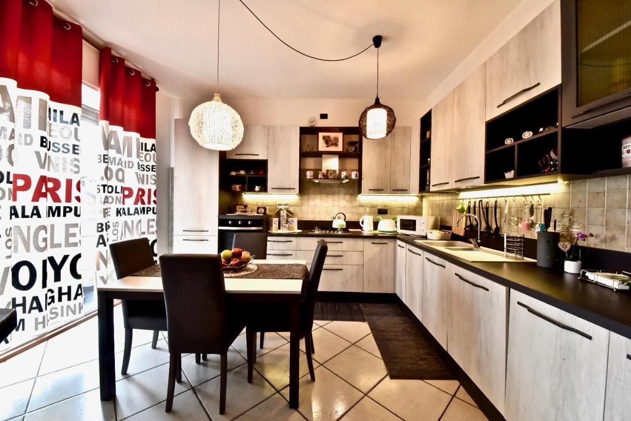 Modern Apartment Halfway Between Milan And Como Cogliate Eksteriør bilde
